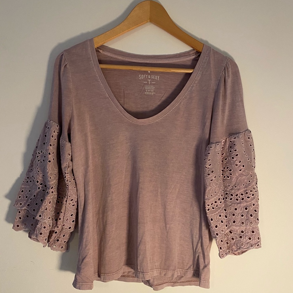 Balloon lace sleeve top